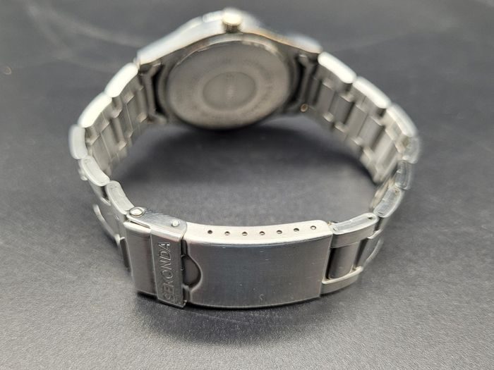 Vintage Style Ladies Watch SEKONDA Silver Dial