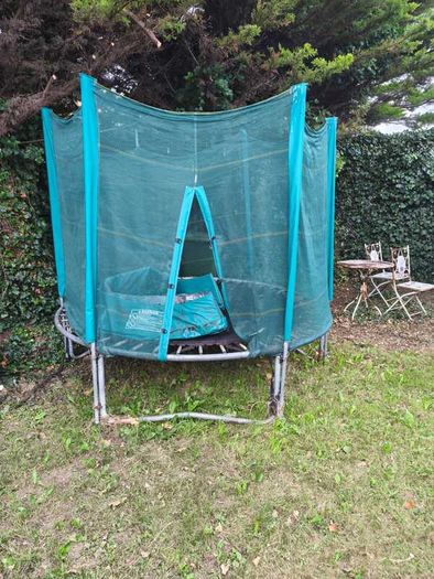 free trampoline and tree house