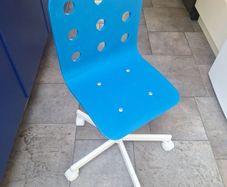 Kids desk chair