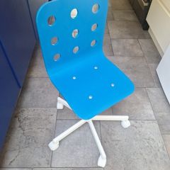 Kids desk chair