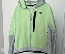Nike Men's Tech Pack Repel Jacket - Volt Green - size large