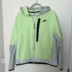 Nike Men's Tech Pack Repel Jacket - Volt Green - size large