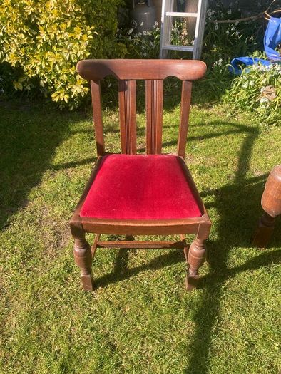 vintage table and chairs