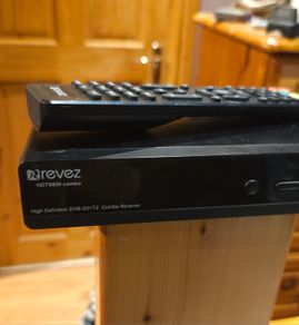 Revez HDTS 850 Combo Receiver satellite Box