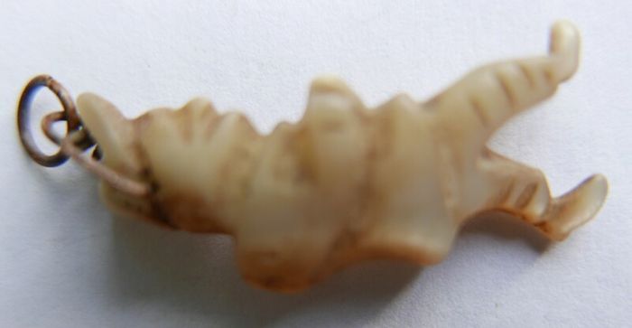 Antique Hand-carved Mother Of Pearl Gobbo Pendant - Antique Gobbo Charm