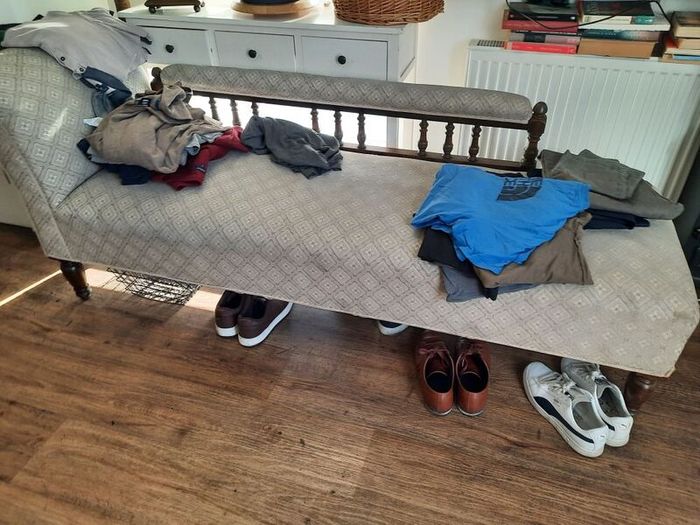 Chaise lounge