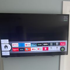 42" Smart TV