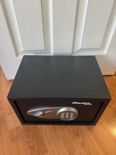 Master lock digital combination safe