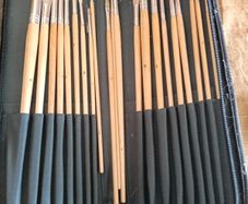 Long paintbrush case with brush set