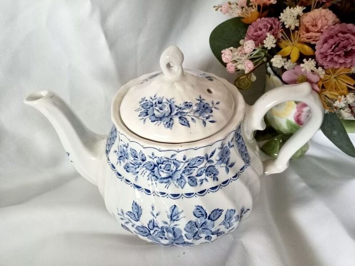 Myott Melody Teapot