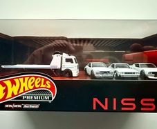 Hot Wheels Premium Diorama Garage sets + extra