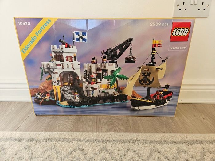 Lego 10320 Eldorado Fortress Brand New