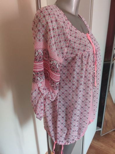 Brand New Rainbow pink  floral blouse size UK12 EU40 Postage included