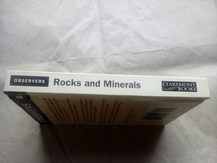 Hardback pocket guide Rocks & Minerals