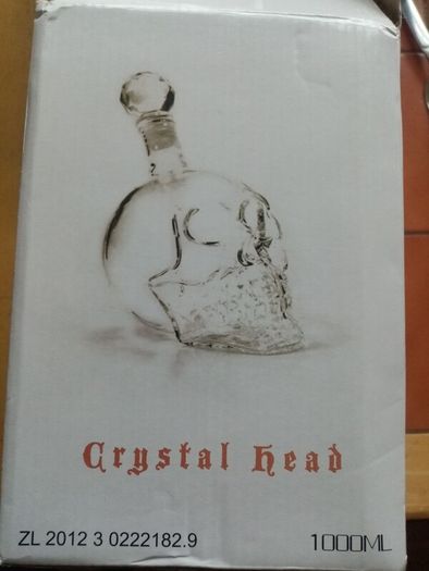 New glass crystal SKULL Decanter. 1000ml fill.