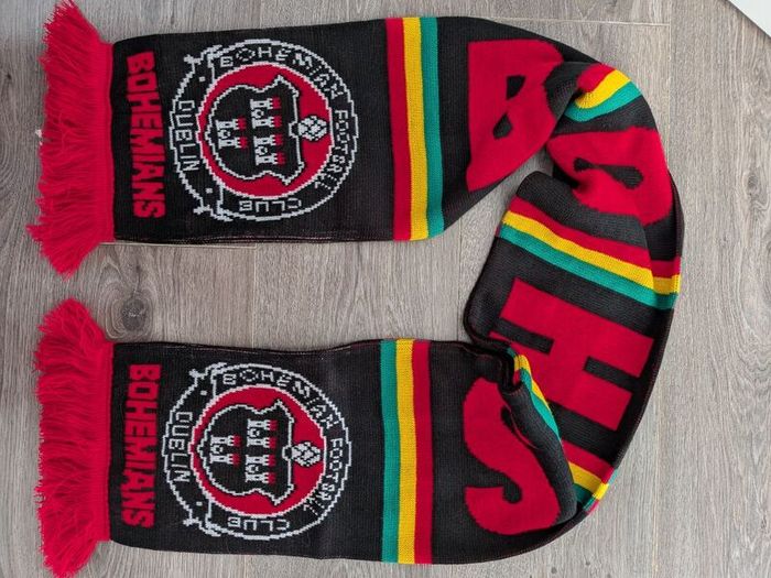 Bohs Hat and Scarf Brand New