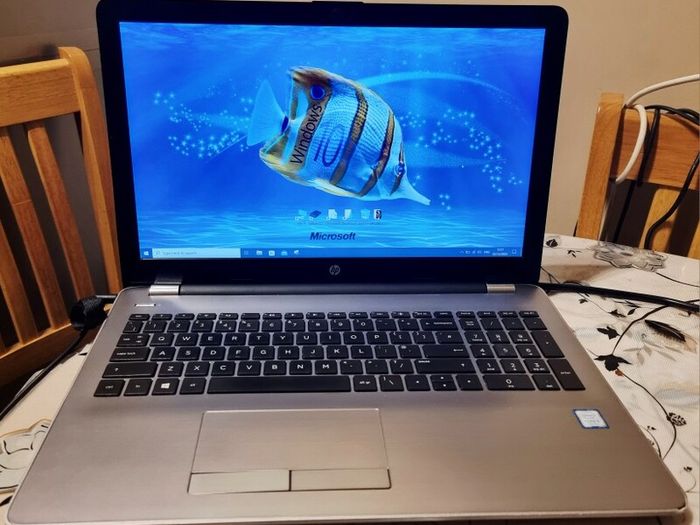 Student fast Laptop HP 250 G6 / Intel i7-7500U @2.70GHz /8GB RAM / New 256GB SSD. See the pictures.