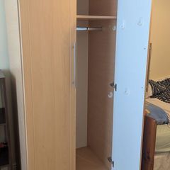 wardrobe (plus niche) 77cm (W) x 54cm (D) x 181cm (H)