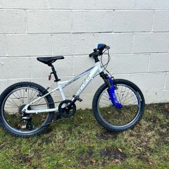 Carrera Luna Junior Mountain Bike 20" wheel