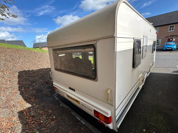 5 berth lunar caravan
