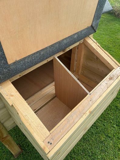 Large Hand-Built Wooden Chicken Coop - Fits 8 Hen