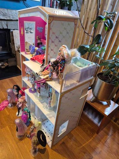 doll house