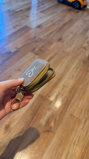 Aipod case & keychain