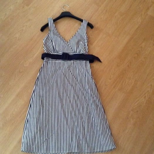 Villa dress size 8/10 NEW