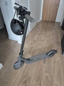 Xiaomi Mi Essential Electric Scooter + Helmet, Lock & Spare Tyre