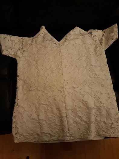 Lace V-Neck Top/Size:10 UK
