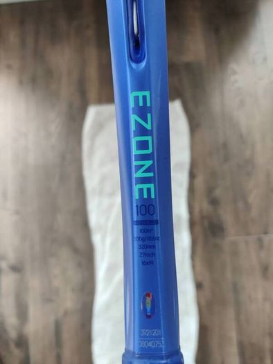 Yonex ezone 100