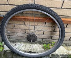 bike wheels and tyres