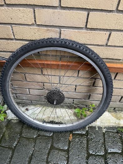 bike wheels and tyres