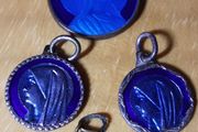 four vintage religious medals with blue (L), tub 3