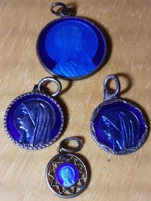 four vintage religious medals with blue (L), tub 3