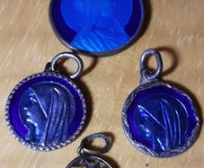 four vintage religious medals with blue (L), tub 3