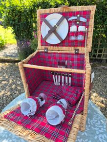 picnic hamper for 2