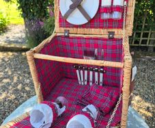 picnic hamper for 2