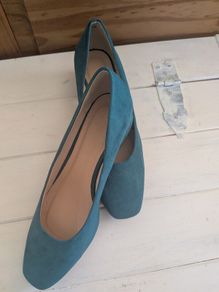 Ladies shoes,green,size 5.