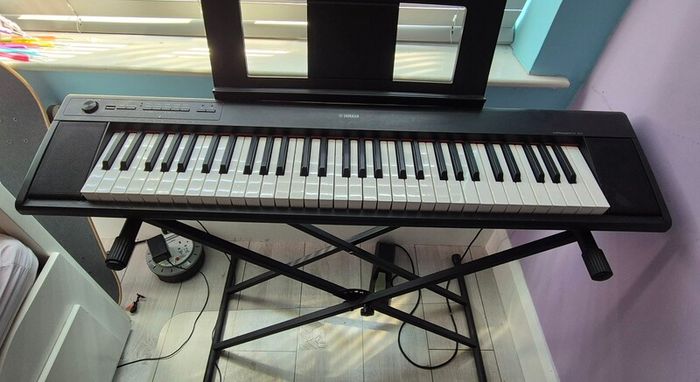 Yamaha Piaggero NP-12 Keyboard + Stand + Adapter
