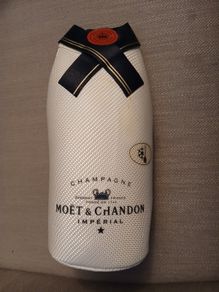 Champagne Cover