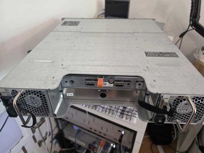 Dell Powervault MD1200 storage shelf