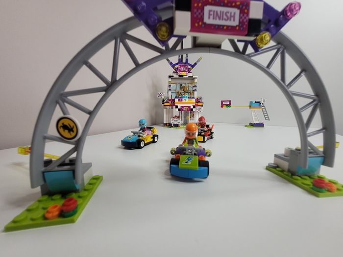 LEGO Friends 41352 The Big Race Day