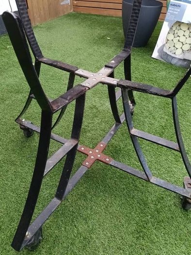 Kamado stand