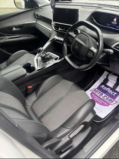 Peugeot 5008 2021