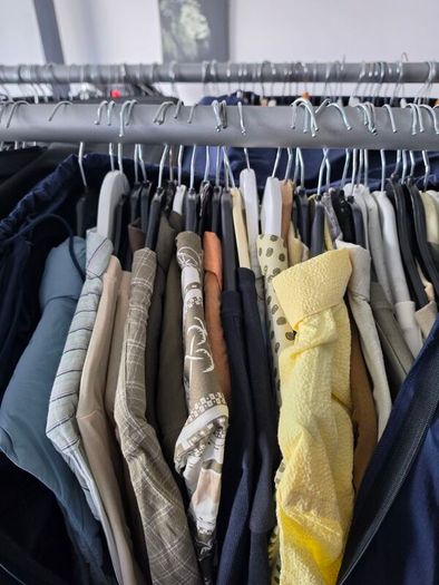 Quantity: 500 pieces  Items: Mixed T-shirts, shorts, jeans, and casual clothing  Sale type: Bulk job lot  Ideal for: Resale, retail, markets, and online businesses  Great opportunity to buy clothing in bulk at a competitive price. Sold as one job lot.