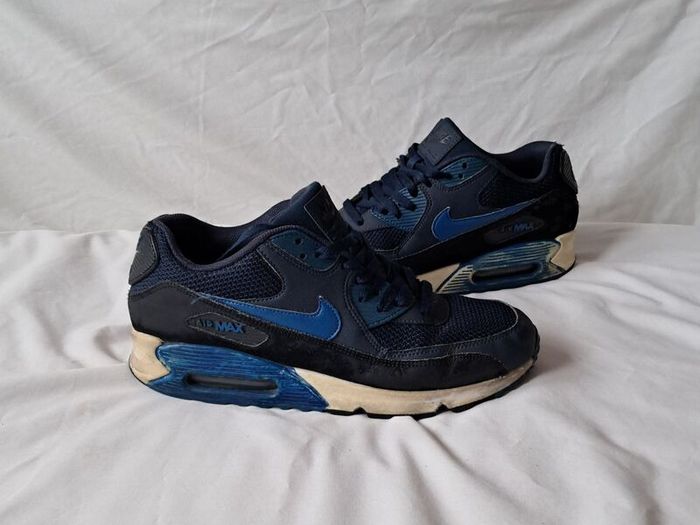 nike air max 90 size 9.5 eu 44.5 some signs of usage in good condition