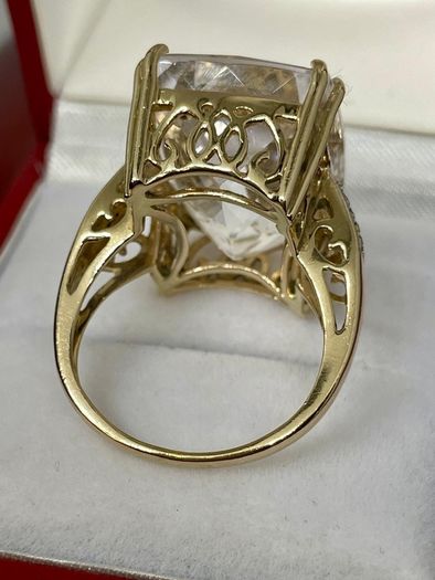 Gold Ring from the Tomas Rae collection, made of 14k Gold