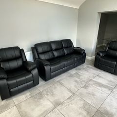 Brand new Black leather Reclining Sofas sets