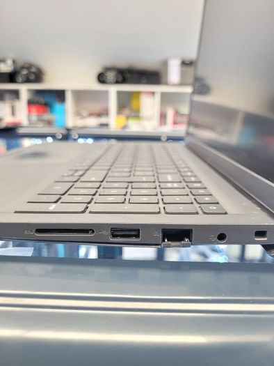 Dell Vostro 15 3510 Core i5-1135G7 (11th Gen) 16GB 256GB SSD Win 11 Pro 15.6" FULL HD Notebook